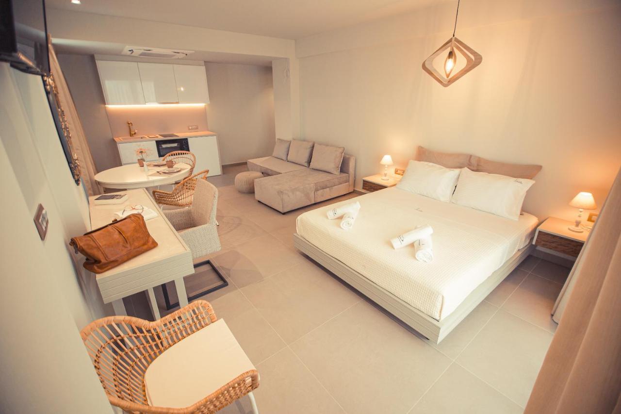 Io Luxury Pool & Hot Tub Suites Preveza Exterior photo