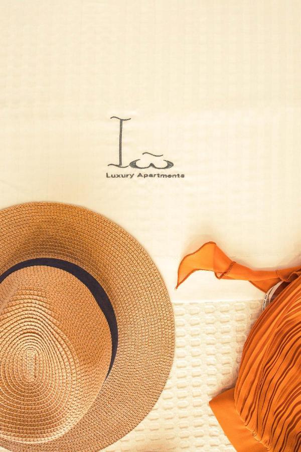 Io Luxury Pool & Hot Tub Suites Preveza Exterior photo