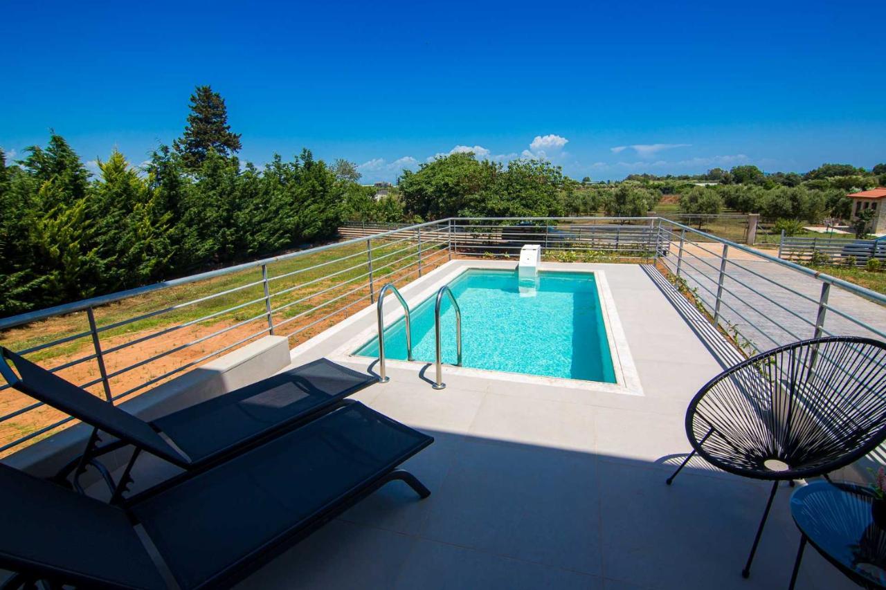 Io Luxury Pool & Hot Tub Suites Preveza Exterior photo