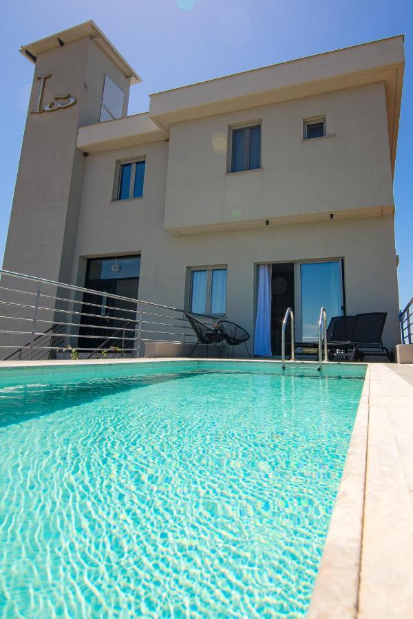 Io Luxury Pool & Hot Tub Suites Preveza Exterior photo