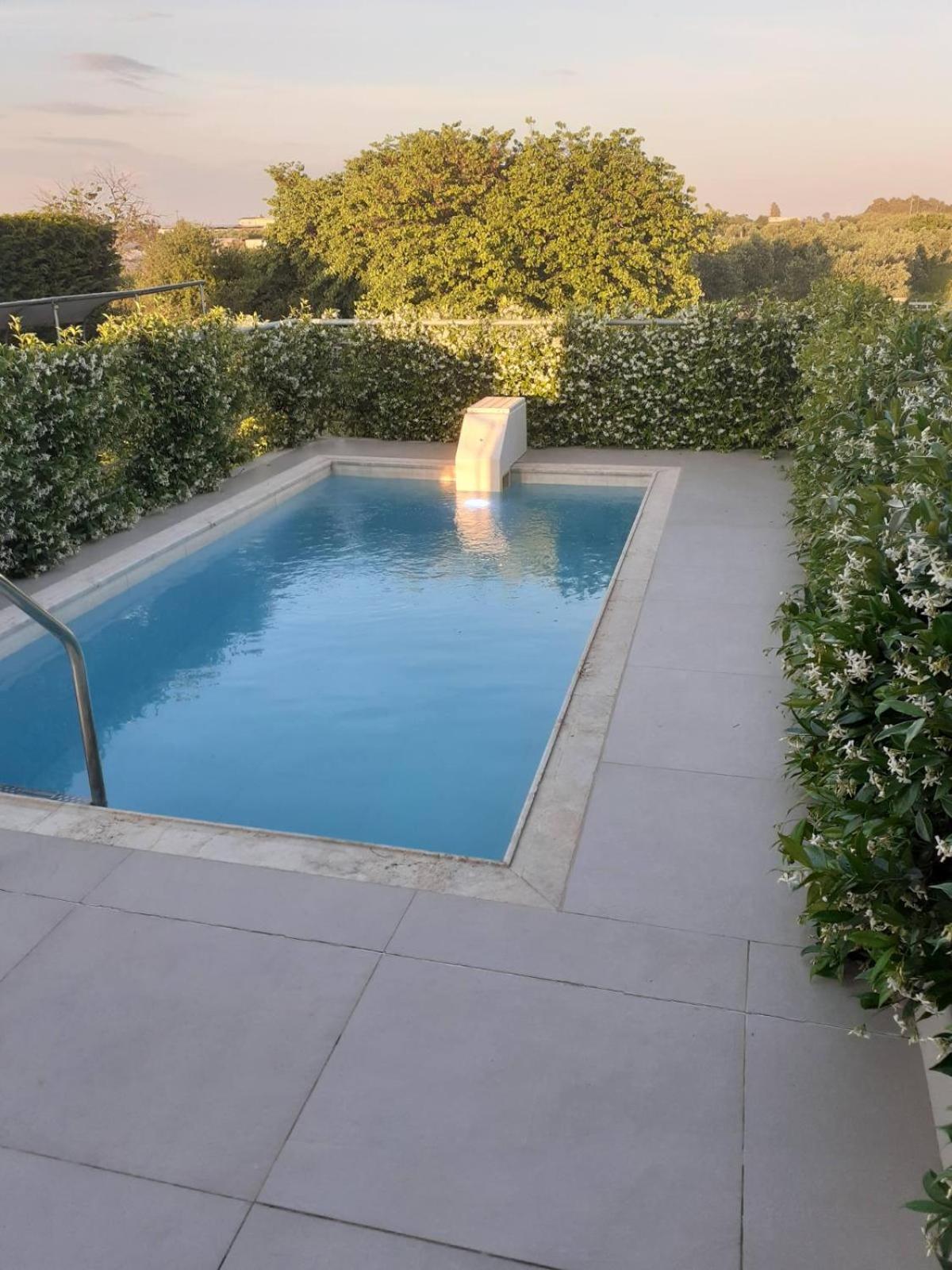 Io Luxury Pool & Hot Tub Suites Preveza Exterior photo